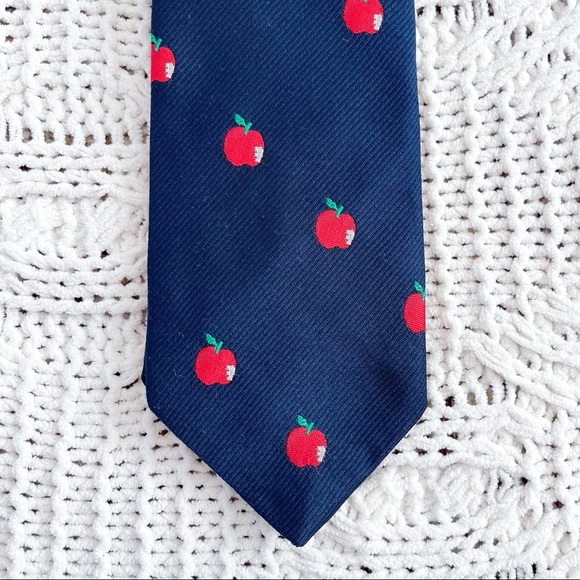 Culwell & Son Navy Blue with Apples Men’s Necktie - Picture 6 of 12